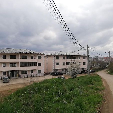 Ella Doo Apartament - 15 Min De Palas Hlincea Dış mekan fotoğraf