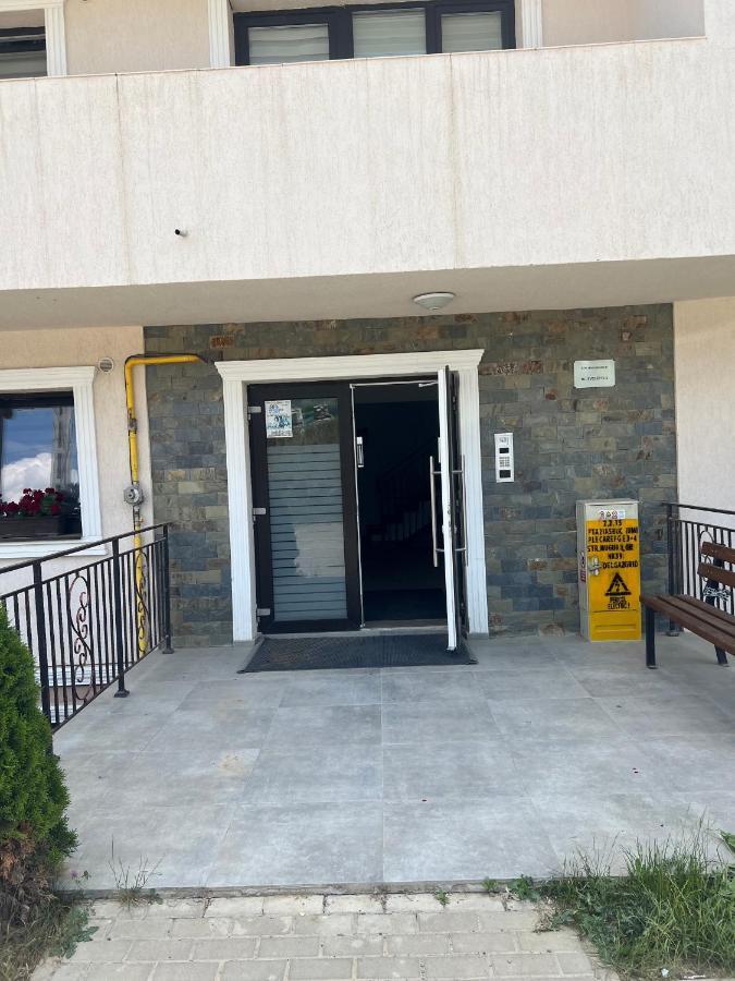 Ella Doo Apartament - 15 Min De Palas Hlincea Dış mekan fotoğraf